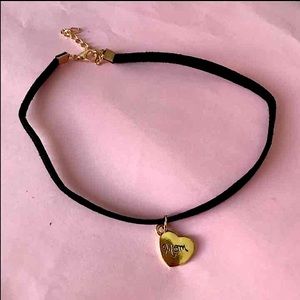 Moms chocker necklace